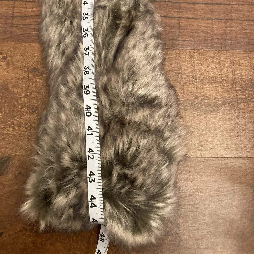 Aspen Elegant Faux Fur Mob Wife Women's Pull Thru Scarf